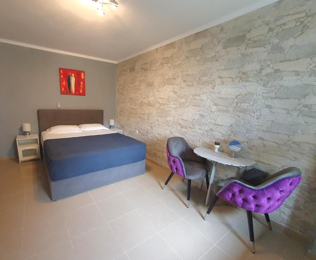Dave Apartment Nikiti  Buitenkant foto